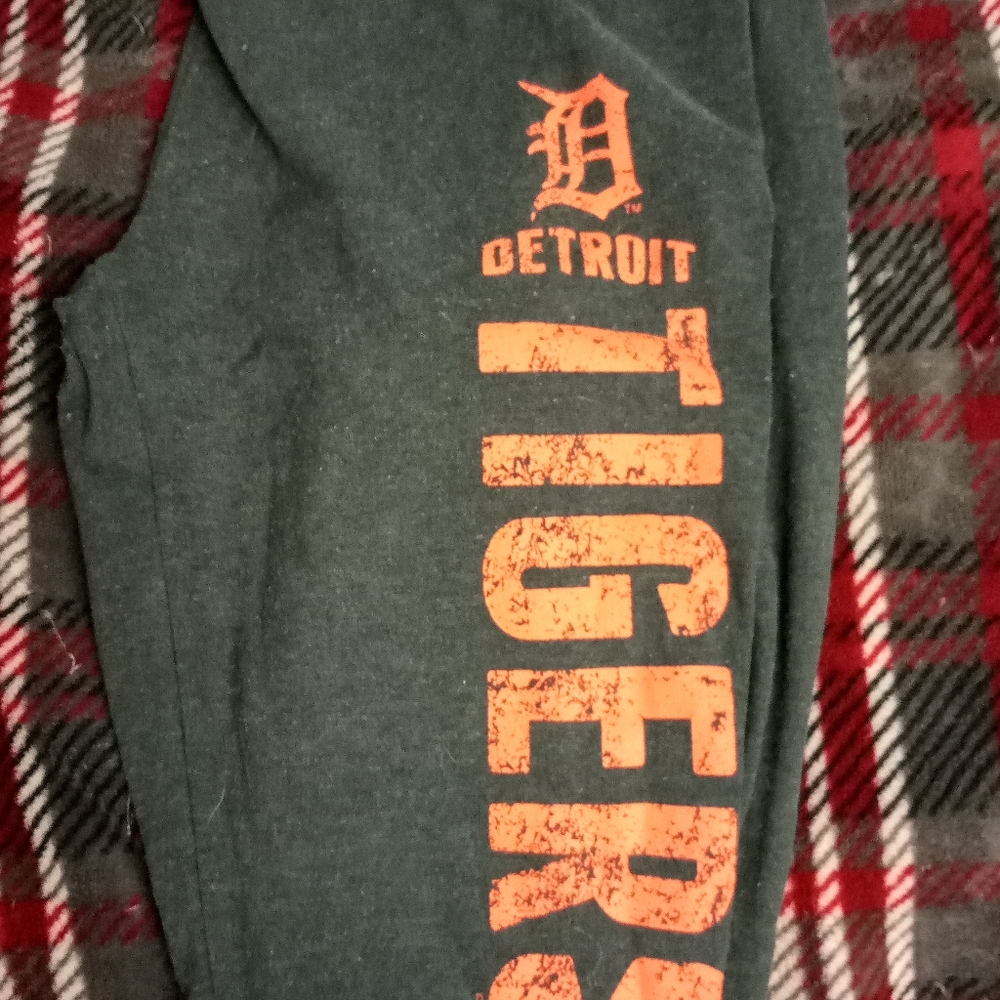 Detroit tigers sweat pants